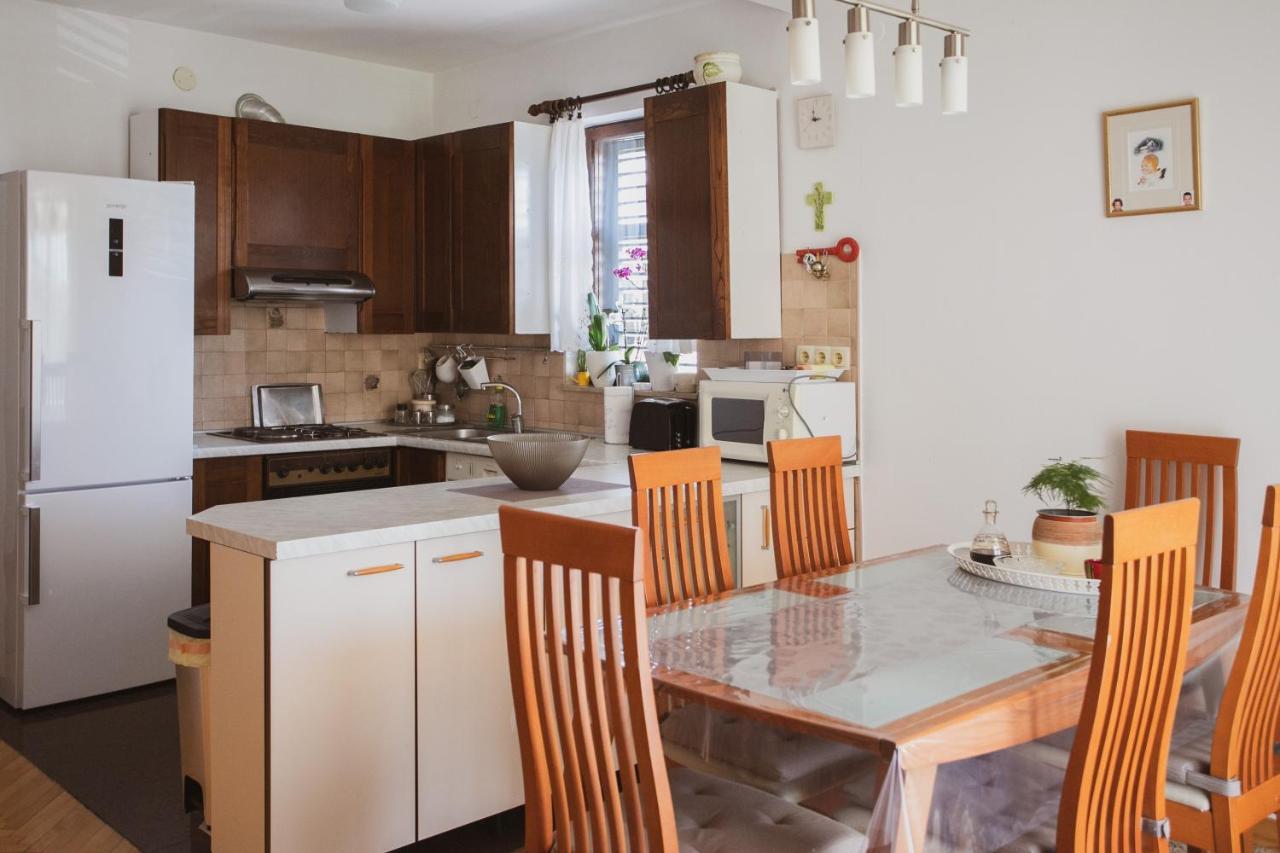 Comfort Sea View Apartment Дуги Рат Екстериор снимка