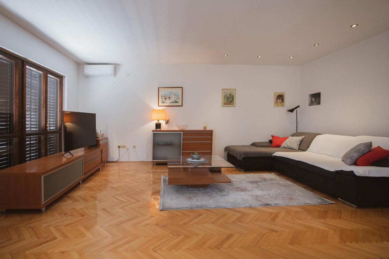 Comfort Sea View Apartment Дуги Рат Екстериор снимка