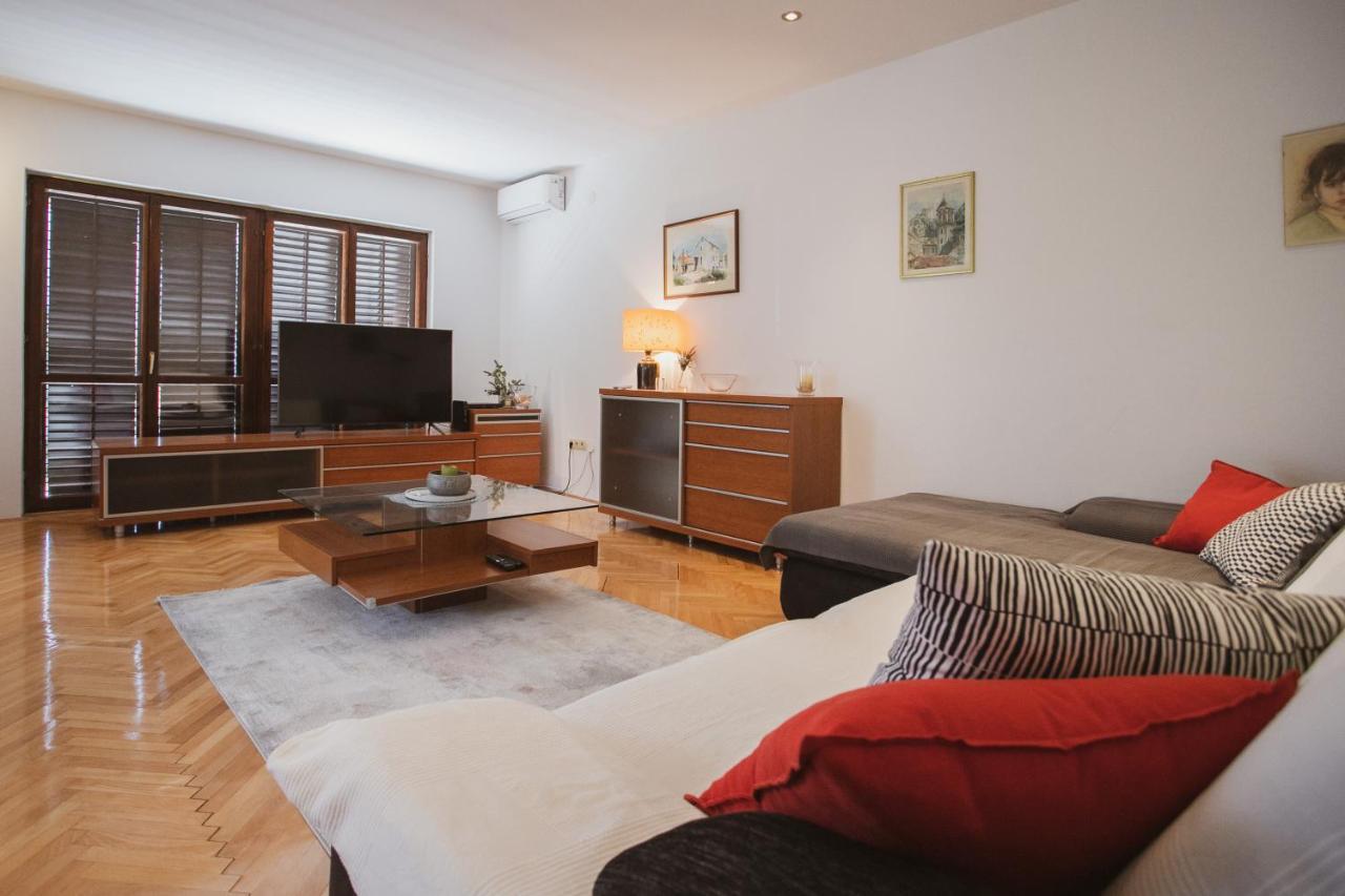 Comfort Sea View Apartment Дуги Рат Екстериор снимка