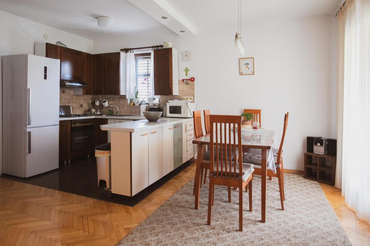 Comfort Sea View Apartment Дуги Рат Екстериор снимка