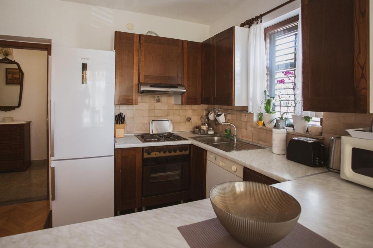 Comfort Sea View Apartment Дуги Рат Екстериор снимка