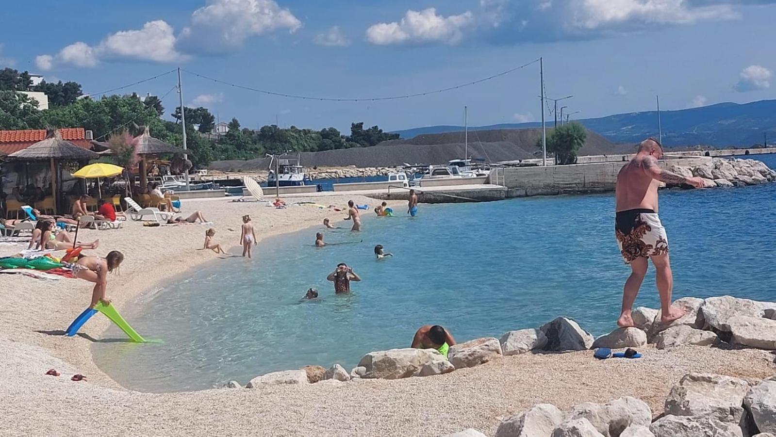 Comfort Sea View Apartment Дуги Рат Екстериор снимка